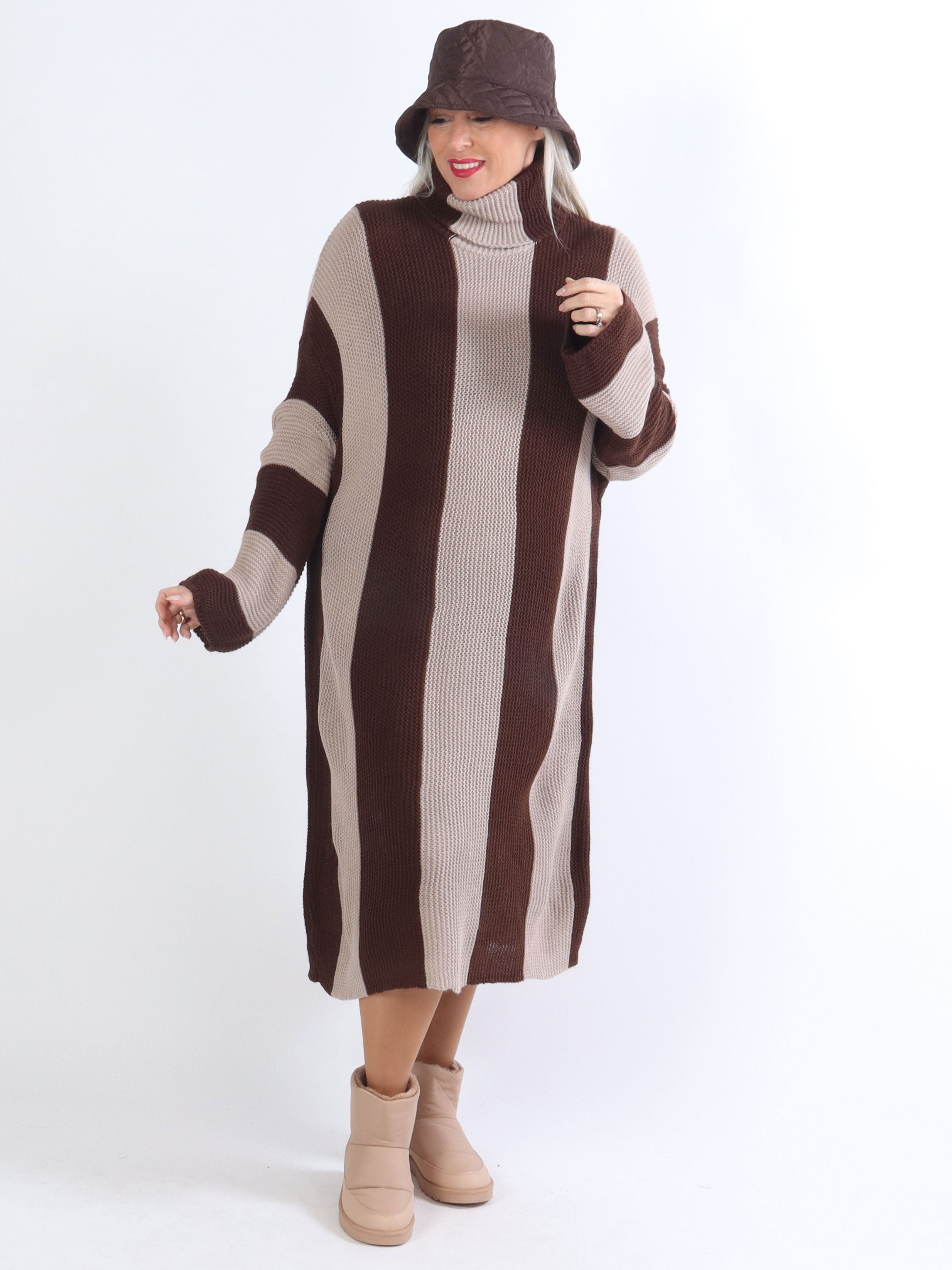 Alitta - Plus size stickad klänning med rullhals